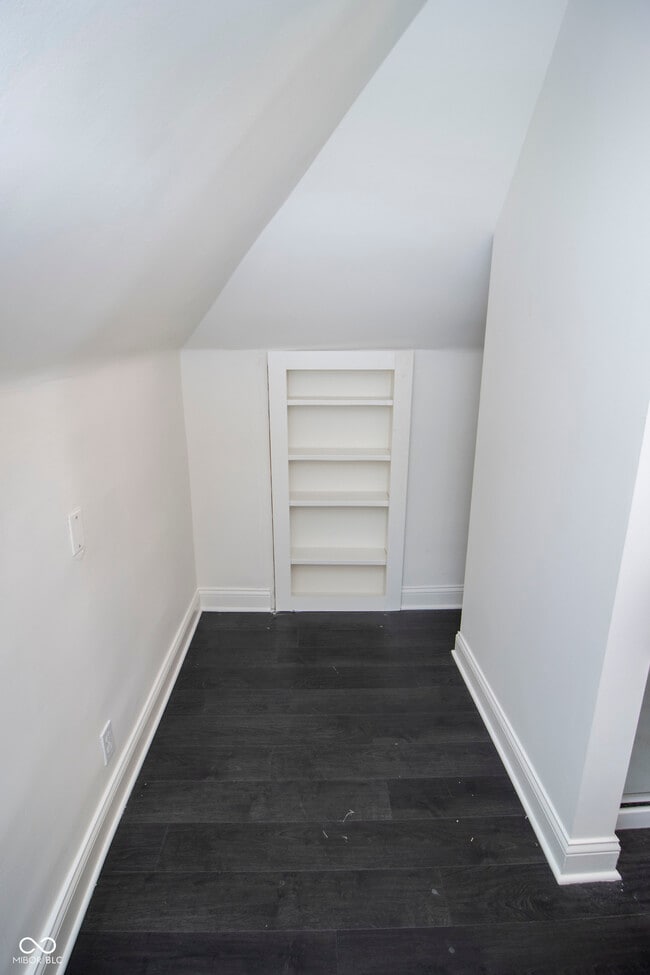 Building Photo - 1383 Cherry St