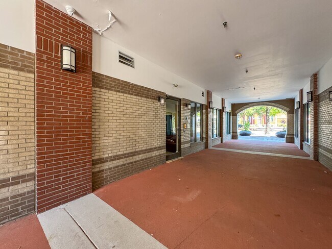 Building Photo - 325 Hay St