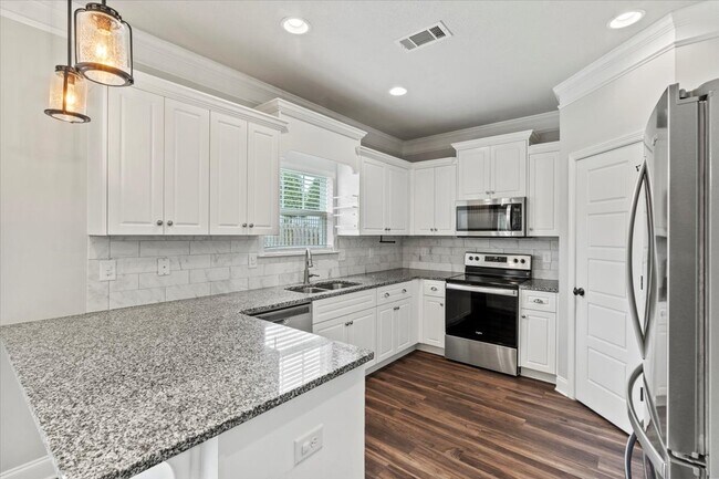 Building Photo - 105 Swinton Pond Rd