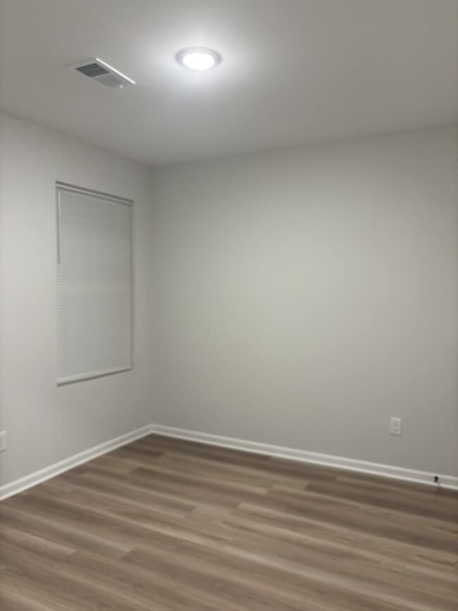 Building Photo - 3281 Madewell St