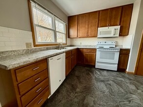 Building Photo - 912 Waterloo Rd