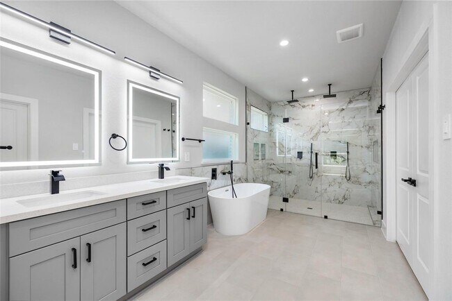 Building Photo - 14203 Sandalfoot St