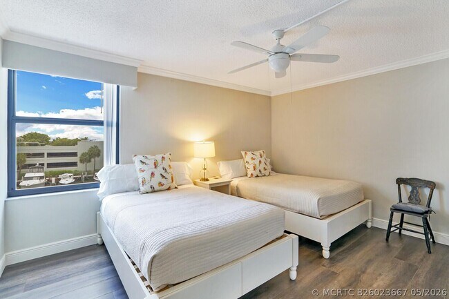 Building Photo - 4748 S Ocean Blvd