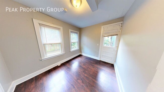 Building Photo - 2313 Stratford Ave