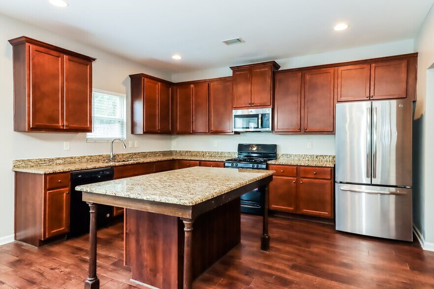 Building Photo - 2097 Juniper Ives Ct SE