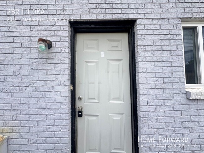 Building Photo - 2016 Cambridge Dr