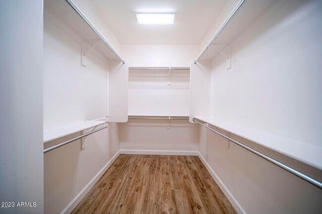 Building Photo - 3705 Ridgeview Ter