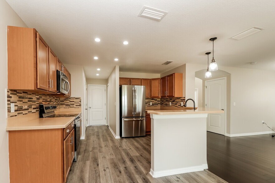 Building Photo - 7304 Lumber Port Dr