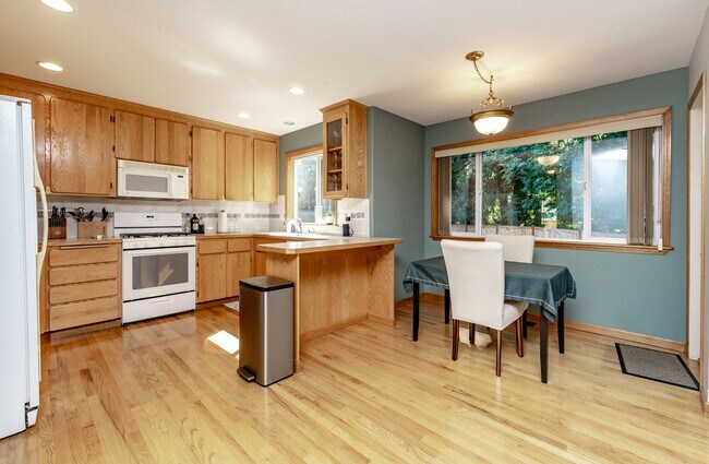 Building Photo - 2709 17th Ave Ct SW
