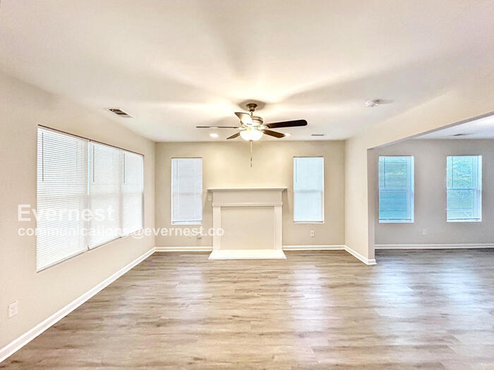 Building Photo - 915 Ridge Ave NW