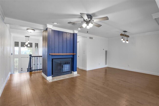 Building Photo - 195 World of Tennis Sq