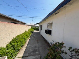 Building Photo - 1430 Benito Ave