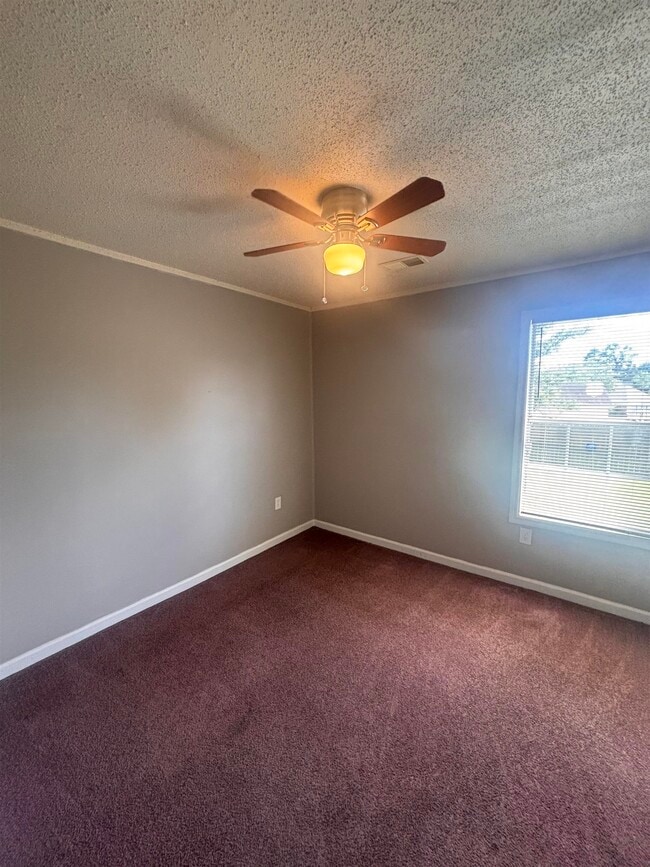 Building Photo - 4701 Lindawood Ln