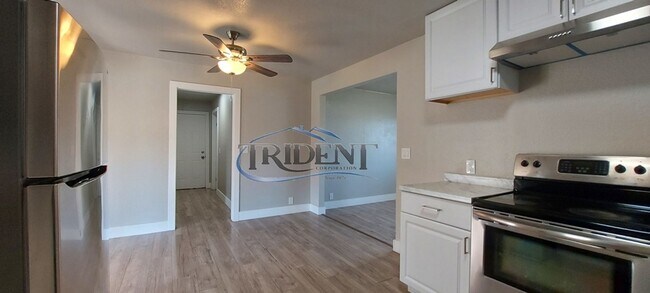 Building Photo - 3 bedroom, 2 bath home, with a bonus room