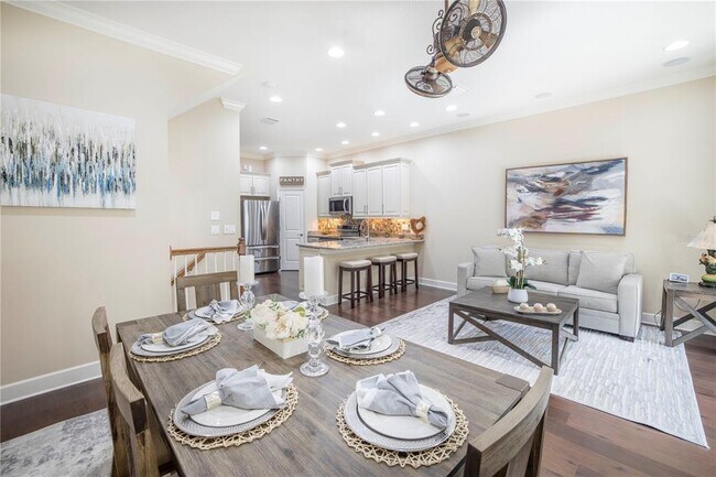 Building Photo - 6036 Anchorage Way S