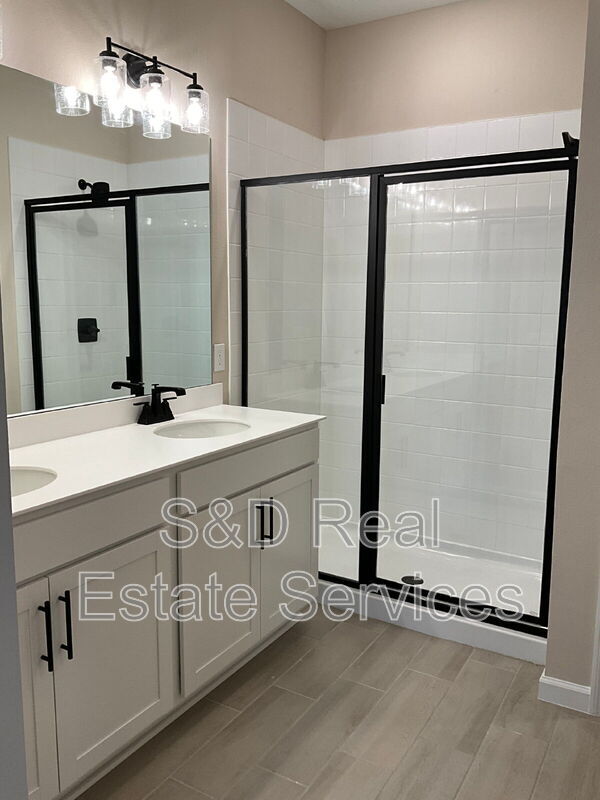 Building Photo - 807 Ballantyne Dr