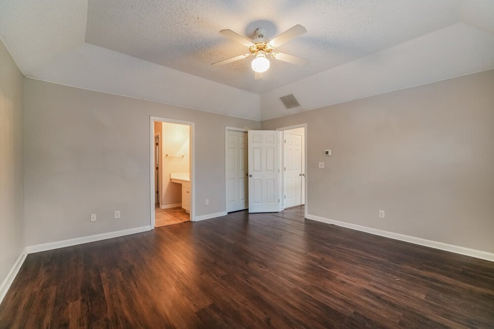Building Photo - 409 Robin Hill Ln