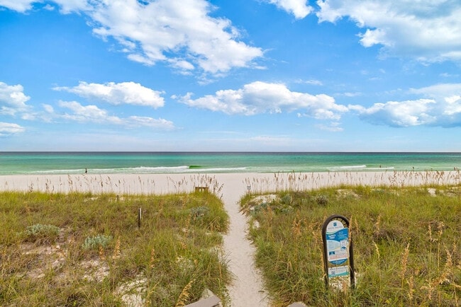 Building Photo - 68 Sarah St