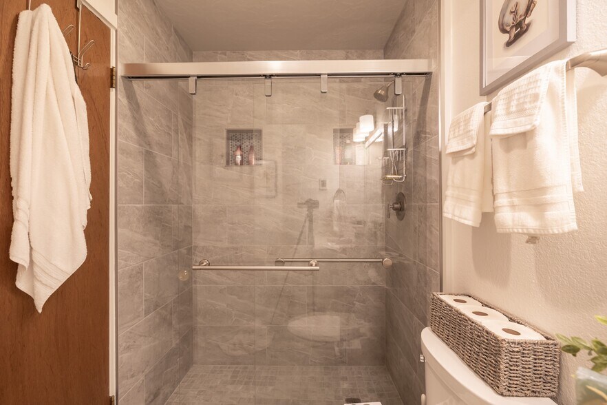 Building Photo - 2345 Boylston Ave E