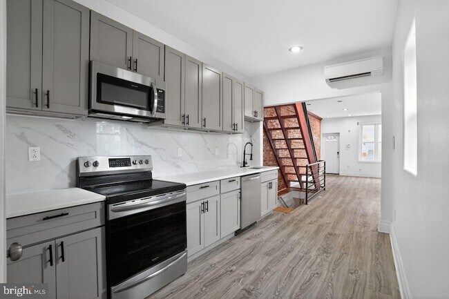 Building Photo - 1302 N Dover St