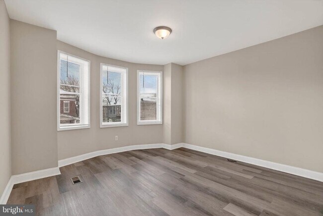 Building Photo - 2942 Arunah Ave