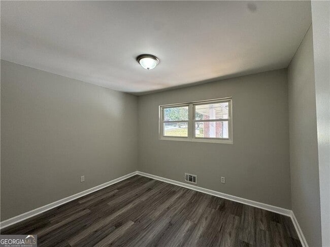 Building Photo - 3489 Creighton Rd SW