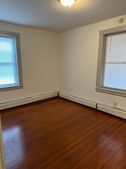 Building Photo - 37 Lyman St