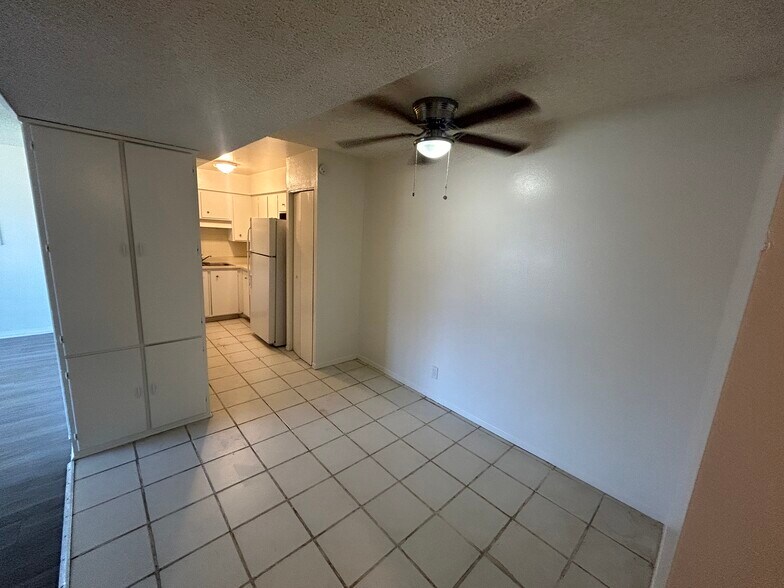 Building Photo - 2408 W Campbell Ave