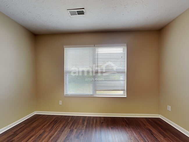 Building Photo - 1015 Meadowsweet Dr