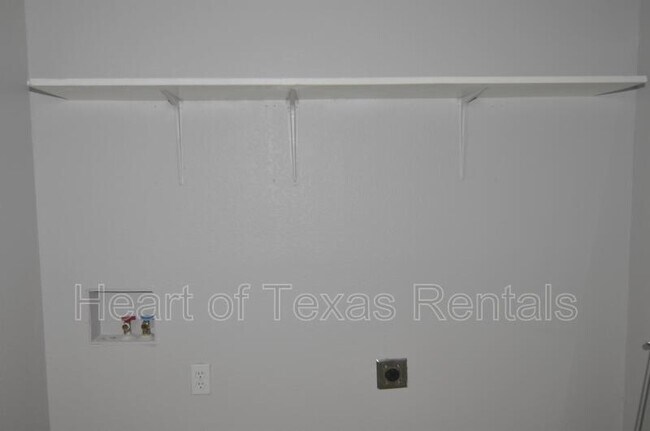 Building Photo - 2021 Travis St