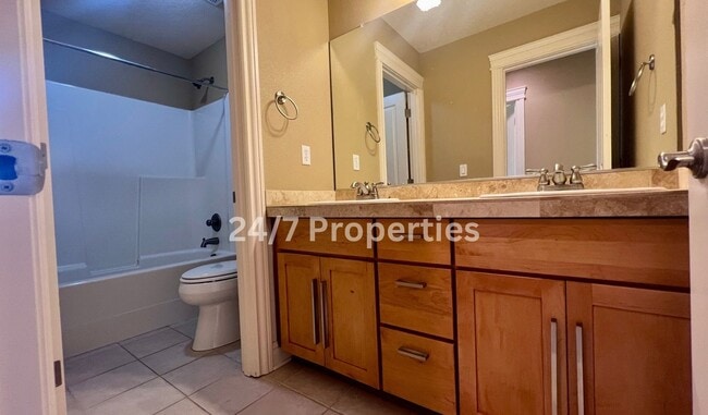 Building Photo - Large 4BD I 2.5BA Home - West Linn!