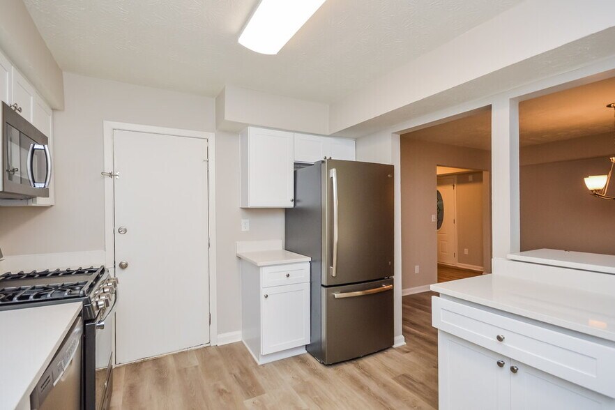 Building Photo - 5029 Brittany Dr