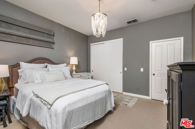 Building Photo - 3470 Consuelo Dr