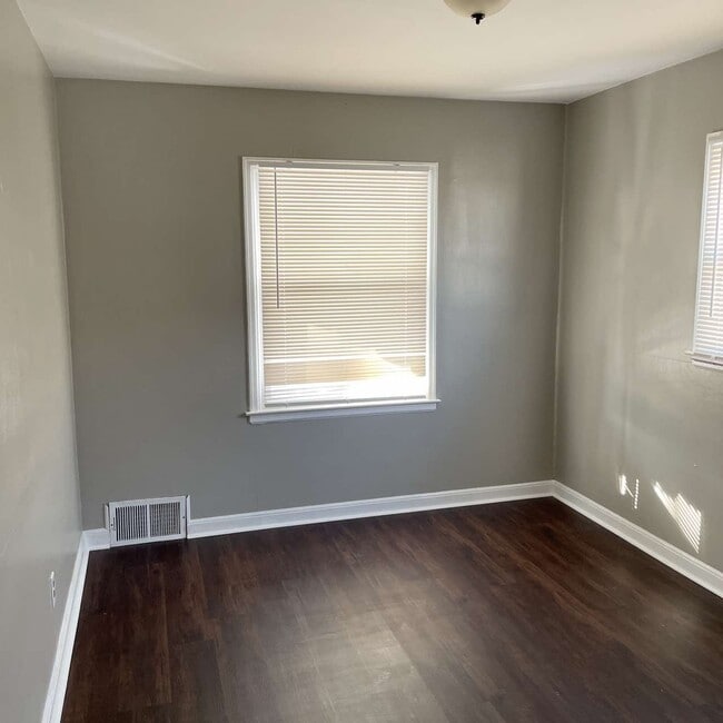Building Photo - 4532 N 45th St