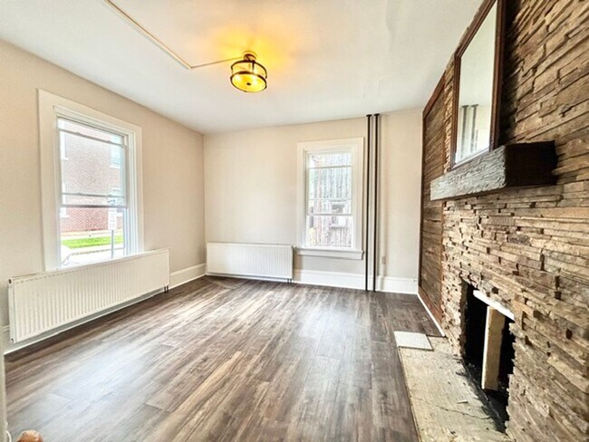 Building Photo - 3 bedroom/ 1.5 Bath Home for rent MAnor, PA 15665