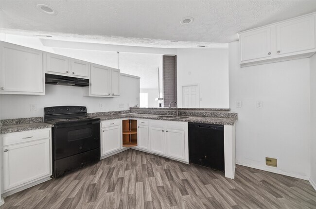 Building Photo - 8203 Lone Quail Dr