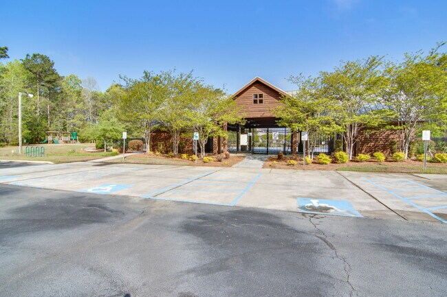 Building Photo - 200 Woodward Rd