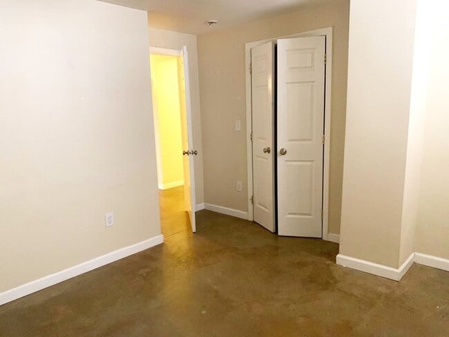 Building Photo - 72 Frankfort St