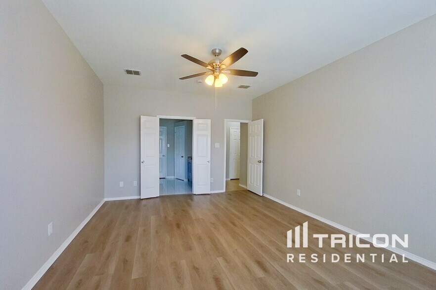 Building Photo - 1085 Harriman Dr