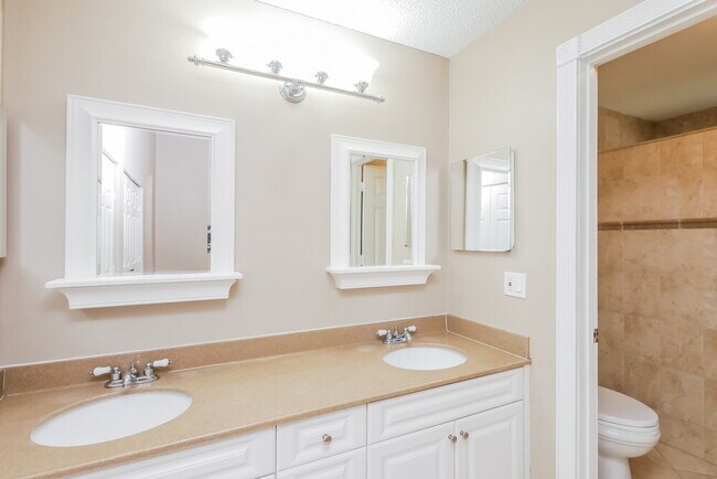 Building Photo - 575 NW 38th Ave