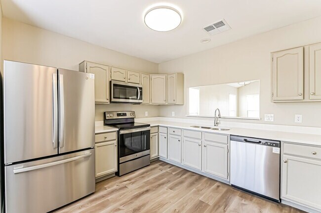 Building Photo - 3410 W Frankfurt Dr