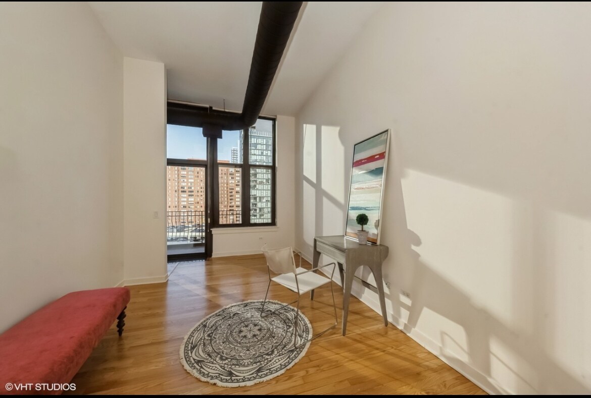 Building Photo - 333 W Hubbard St