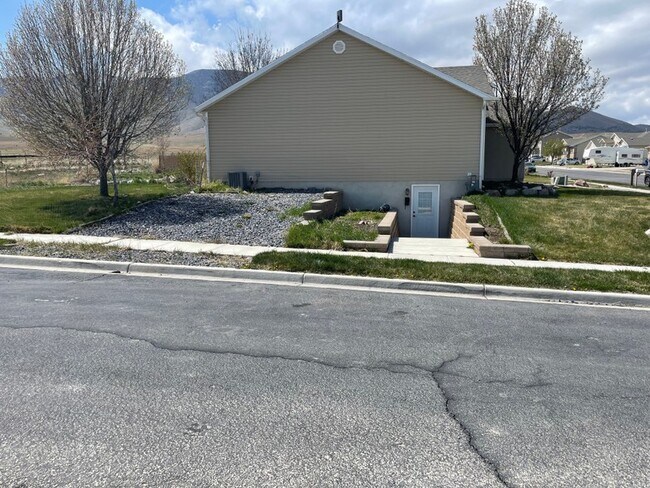 Building Photo - 87 W Casi Way