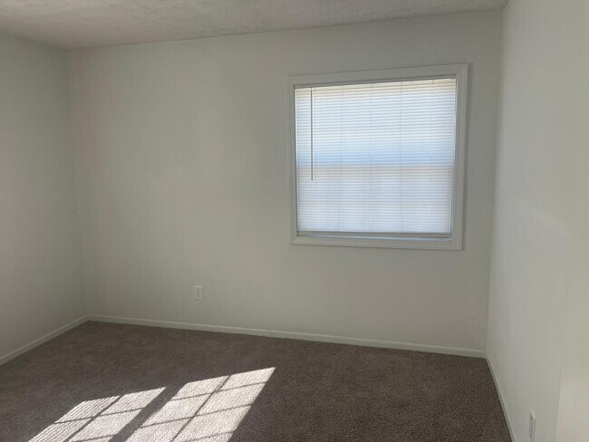 Building Photo - Modern 2-Bed, 1-Bath Oasis with Central Air and Gourmet Kitchen