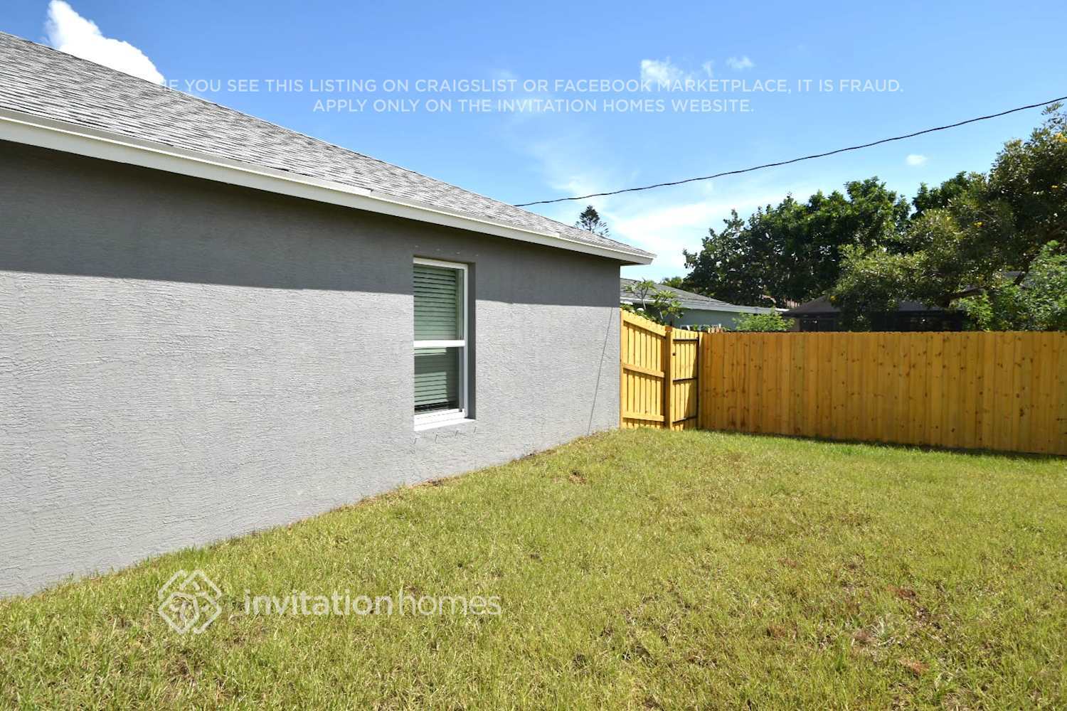 Building Photo - 242 SW Airview Ave