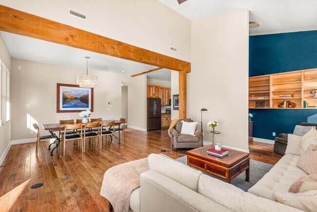 Building Photo - 106 Castle View Dr