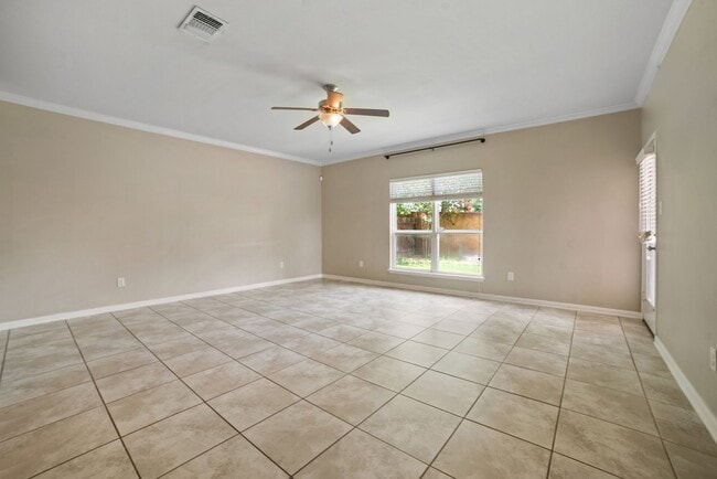 Building Photo - Gorgeous 4 Bed/ 3Bath house for rent! Avai...