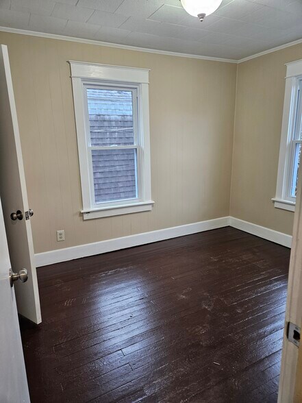 Building Photo - 521 E 3rd St