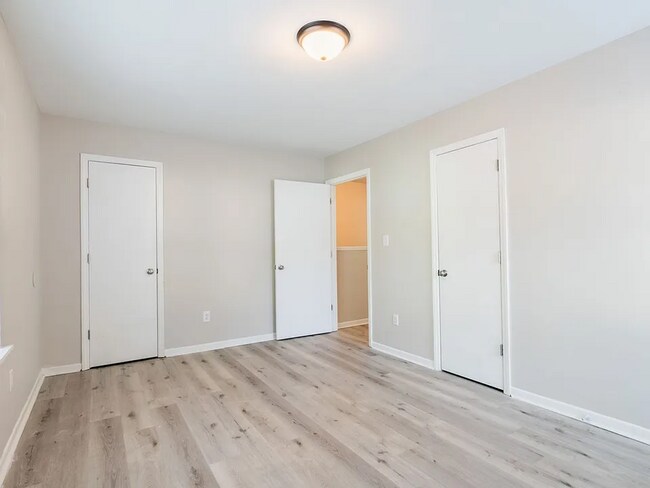 Building Photo - 606 Hilltop Dr
