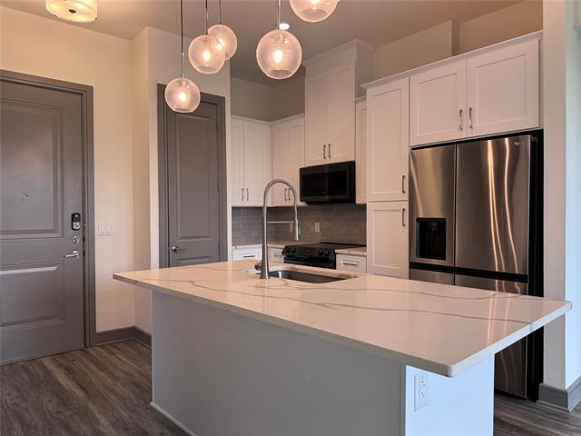 Building Photo - 2700 Old Denton Rd